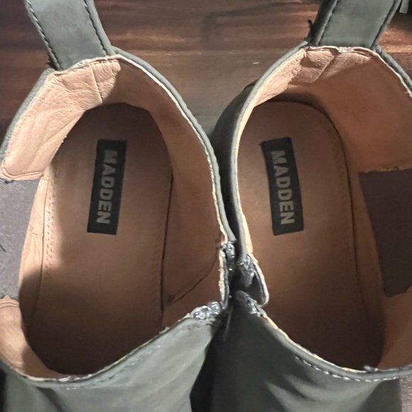 Men’s Madden Zip Up Grey Suede Chelsea Boots. - Picture 7 of 8